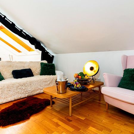 Golden River Apartment Prag Exterior foto