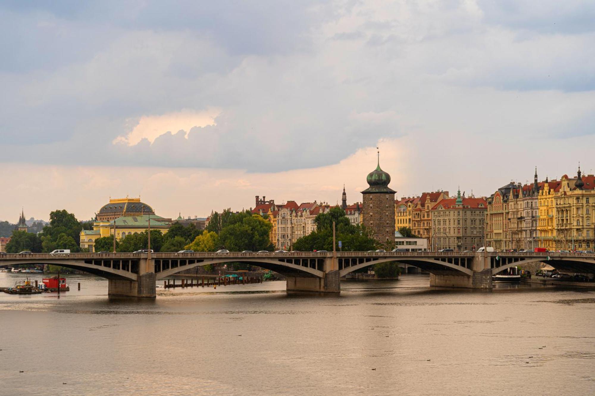 Golden River Apartment Prag Exterior foto